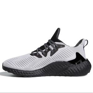 adidas Men's Alphaboost Running Shoes          NEW WITHOUT TAGS.